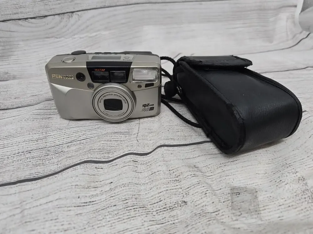 Pentax IQZoom 140m Date Model 35mm Point & Shoot Film Camera
